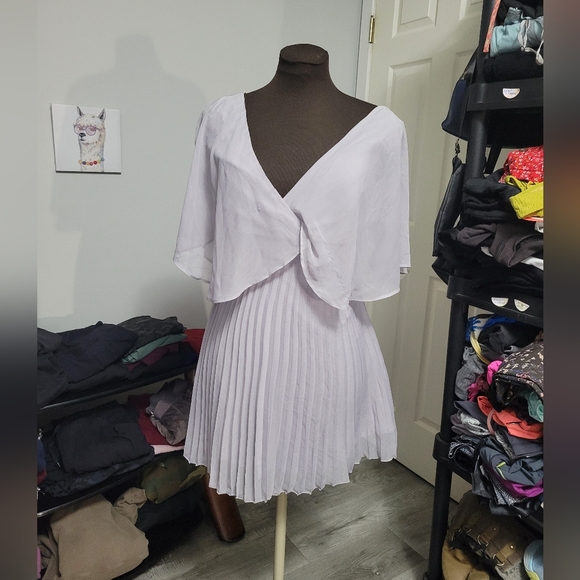 ASOS Dresses & Skirts - Asos Size 6 NWT Lilac Flutter Sleeve Mini Dress